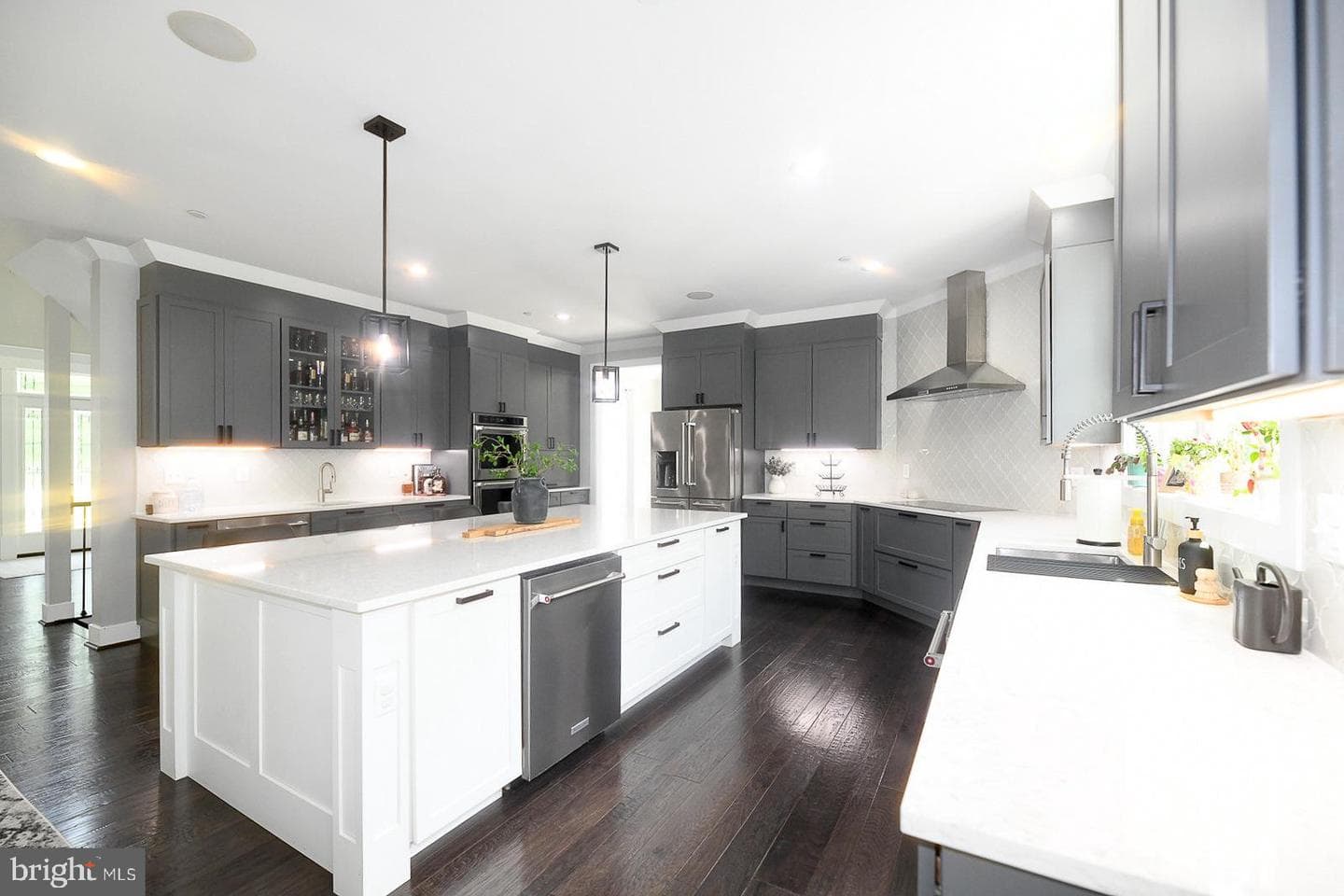 23155 Greenstone photo 9
