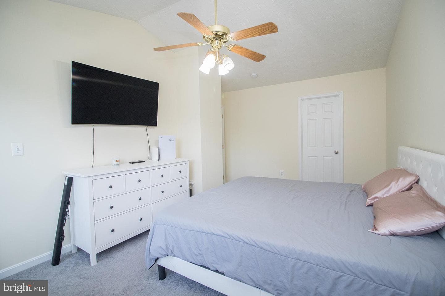 46714 Sandalwood Street photo 3
