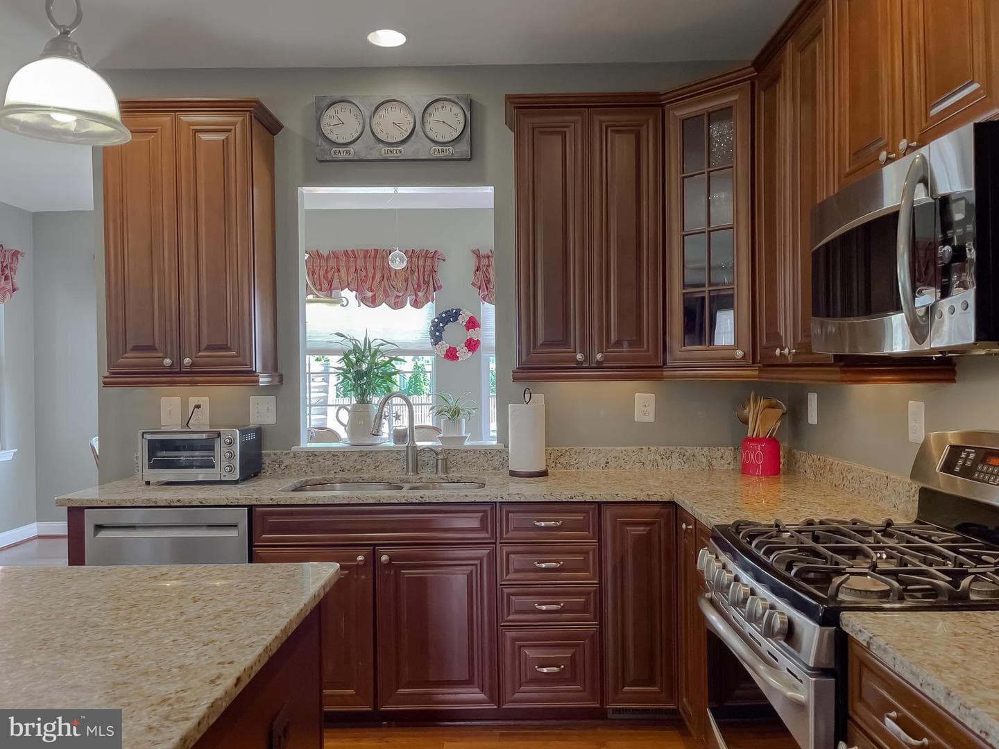 21385 Fairwood Court photo 13