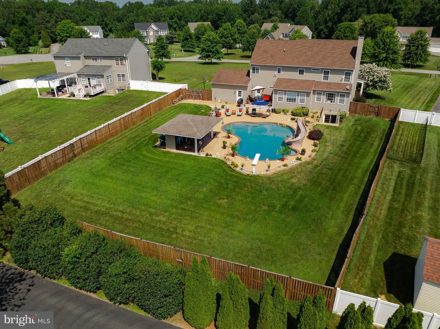 21385 Fairwood Court photo 2
