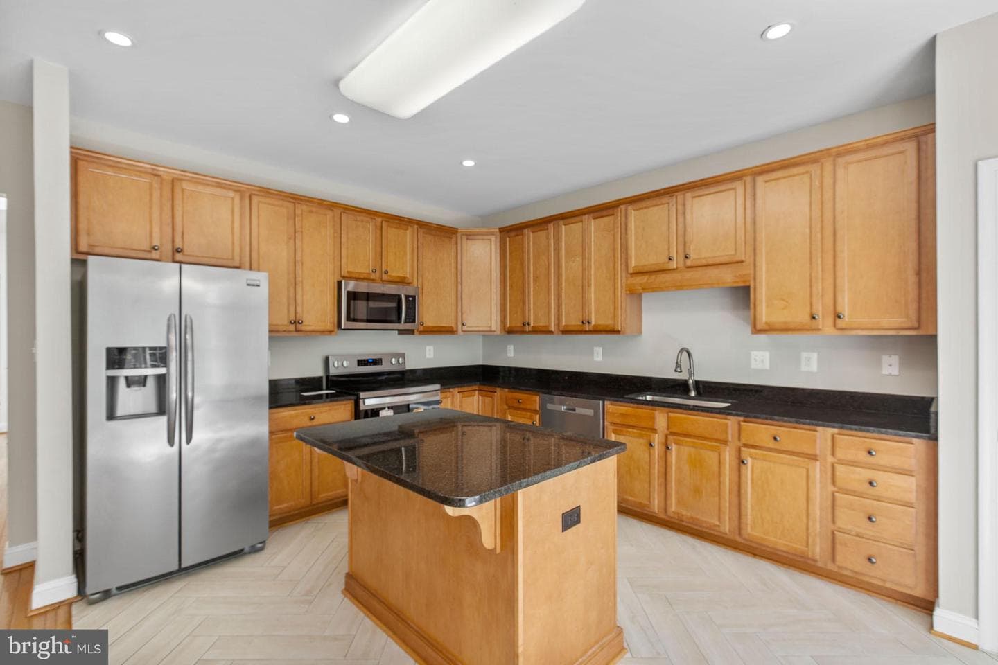 23421 Dahlia Circle photo 7