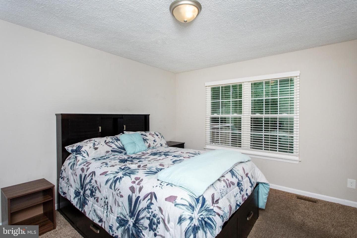 21530 Warwick Court photo 29