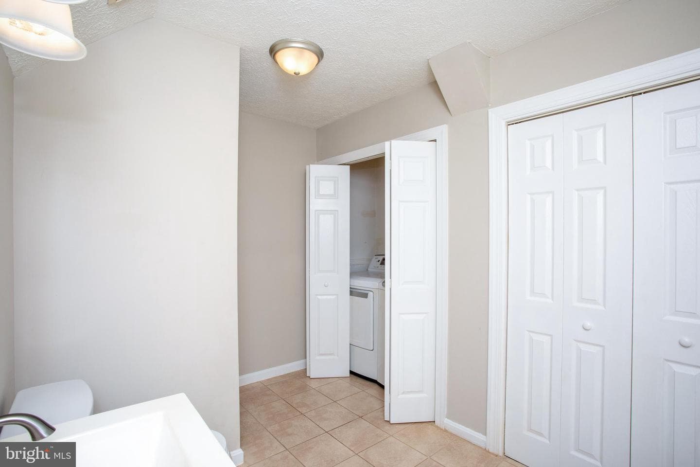 21530 Warwick Court photo 47
