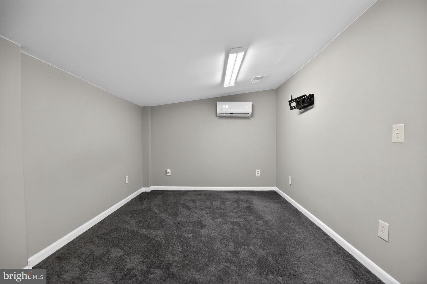 26669 Queentree Road photo 22