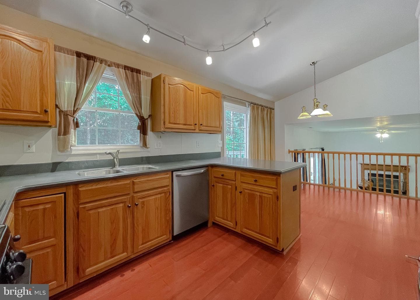 20804 Red Rose Court photo 4
