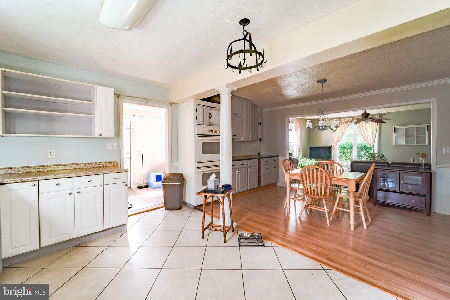 22466 Benswood Road photo 10