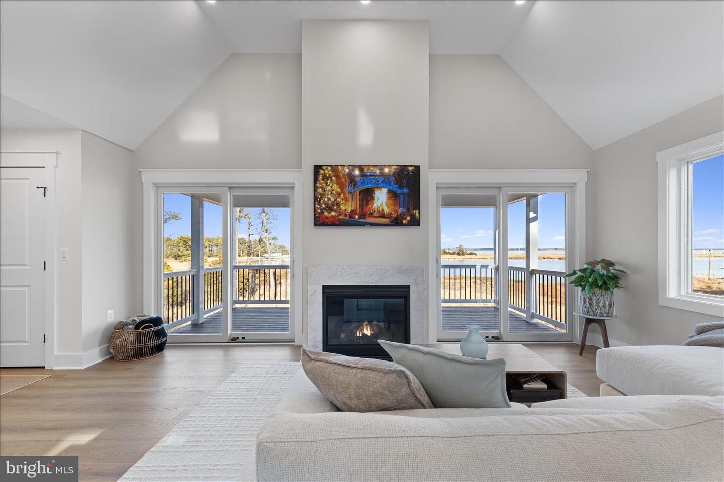 16242 Thomas Road photo 32