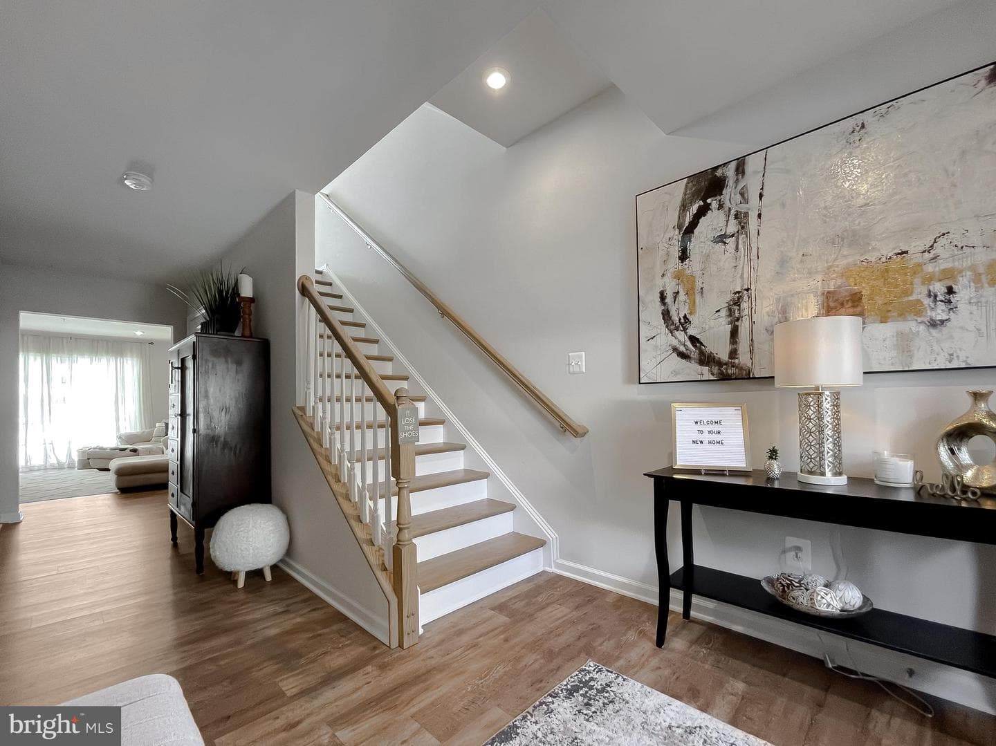 23084 Vanda Way photo 3