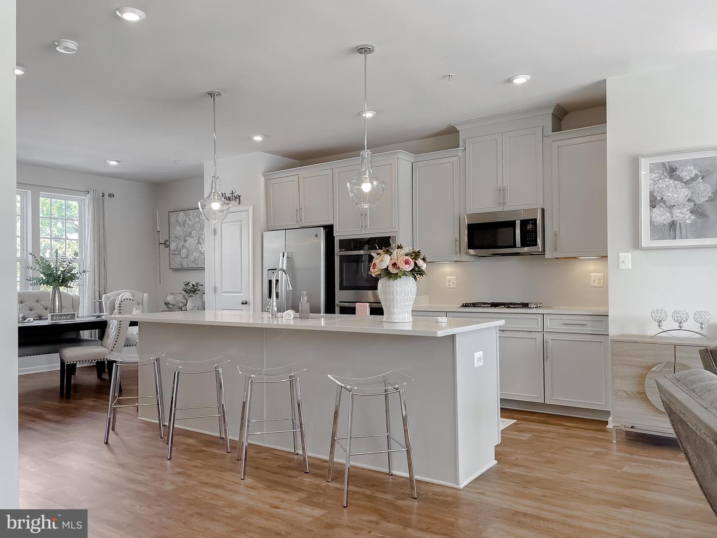23084 Vanda Way photo 5