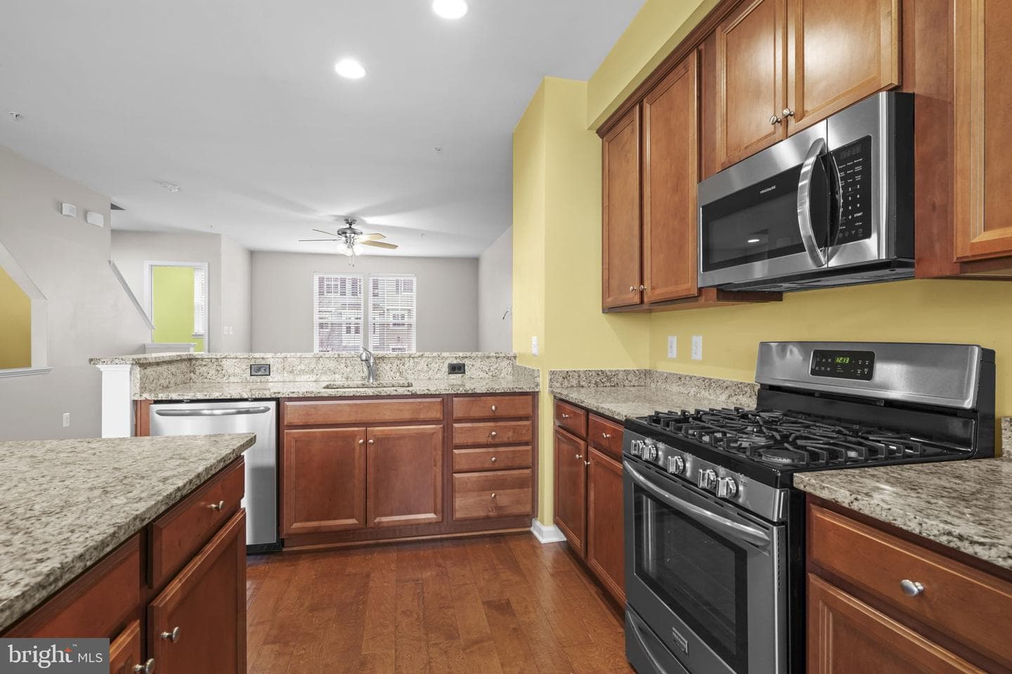 43748 Winterberry Way photo 10