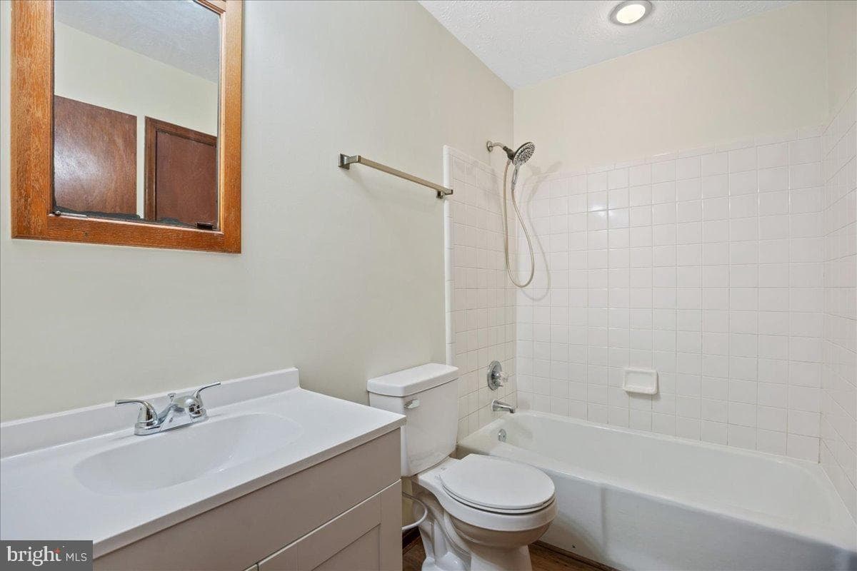 23240 Rosewood Court #1059 photo 4