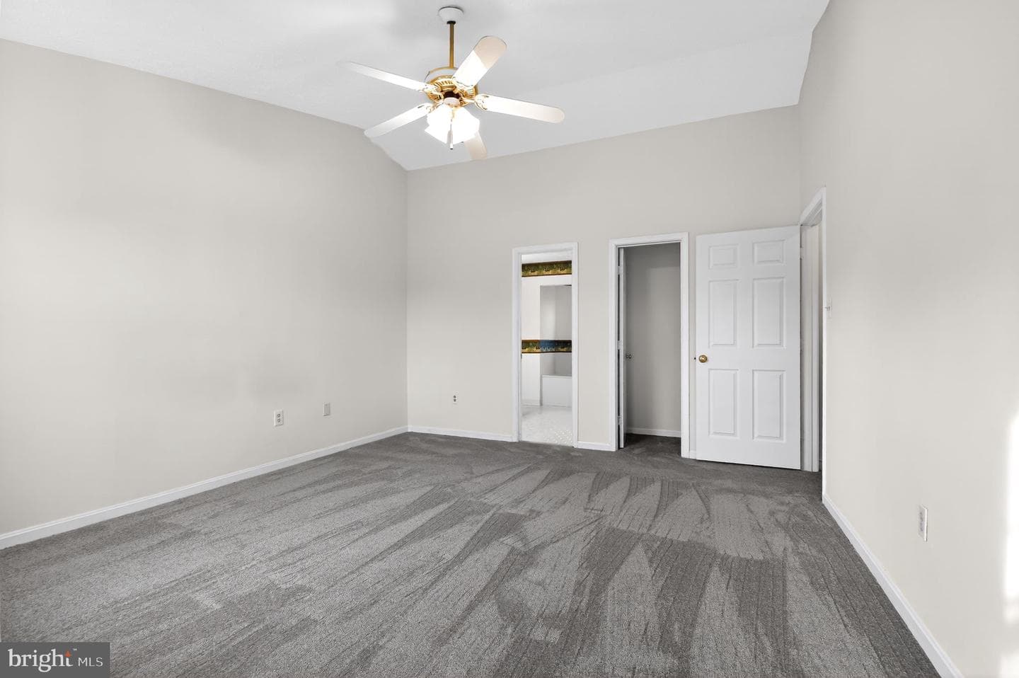 22045 Saint Gabriels Circle photo 14