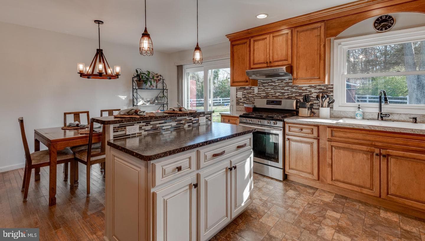 44125 Louisdale Road photo 5