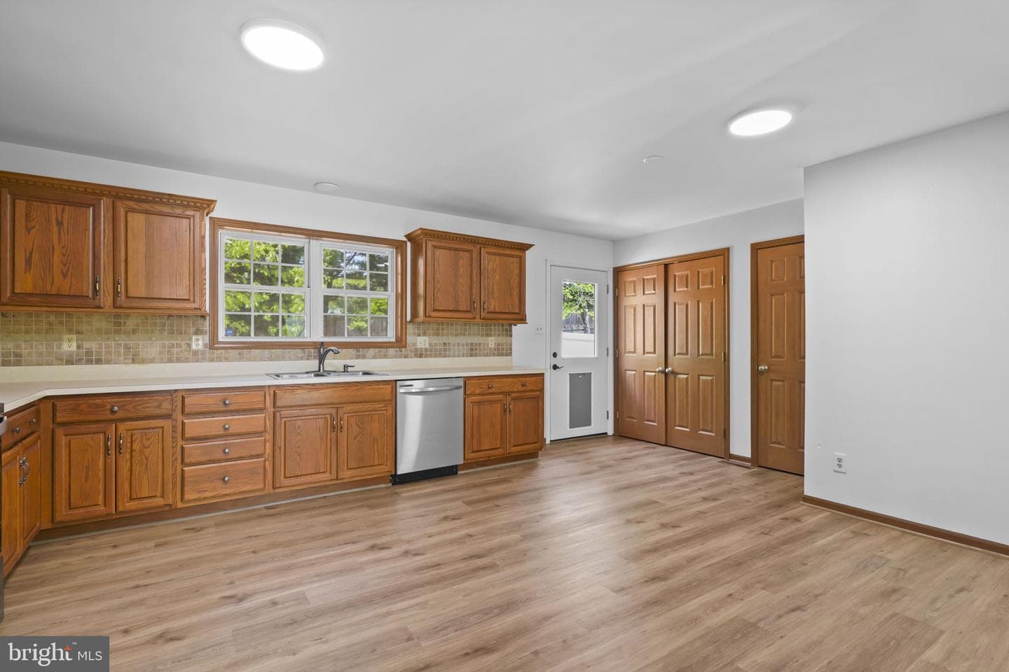 23260 Hilltop Drive photo 11
