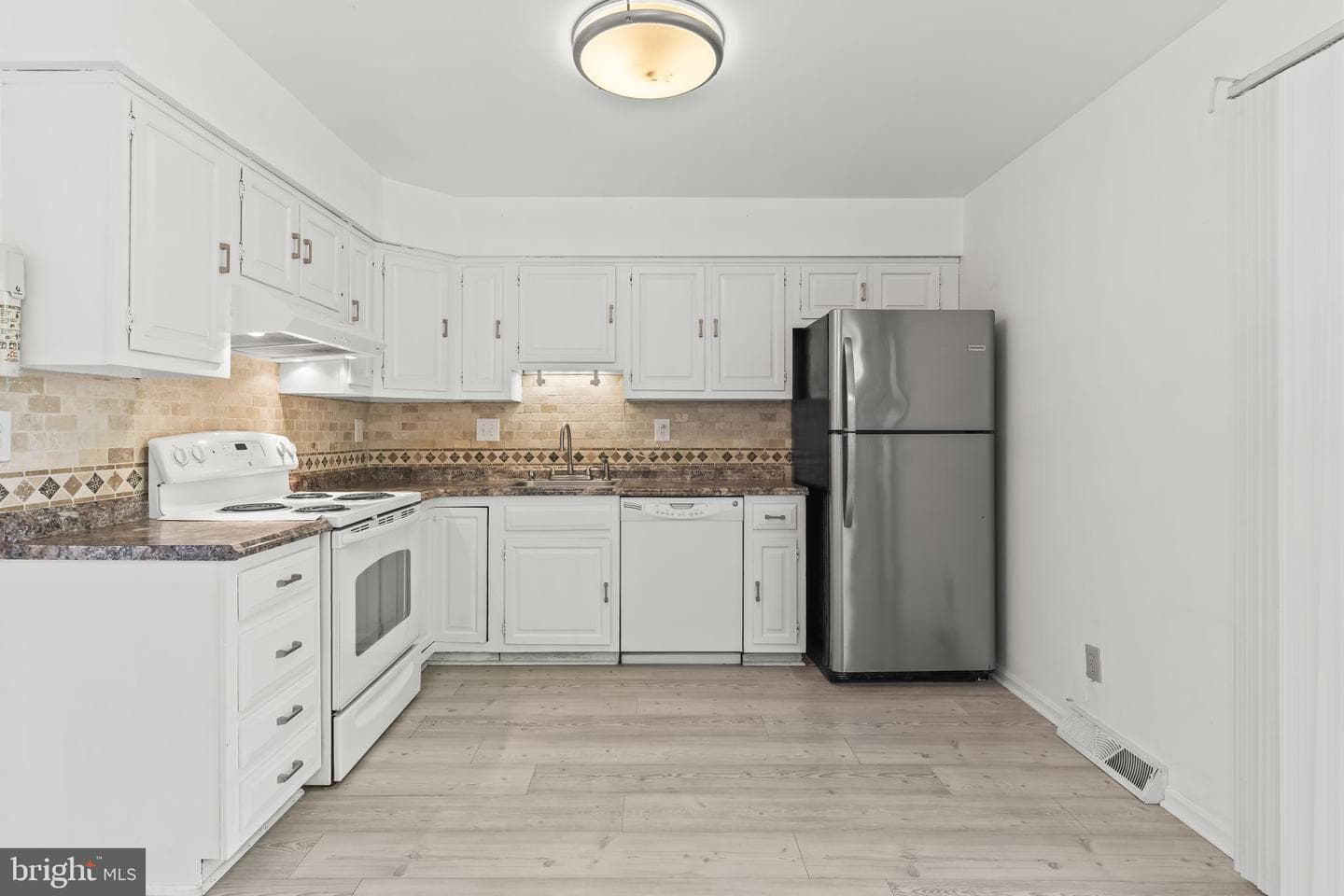 22424 Greenview Court photo 7