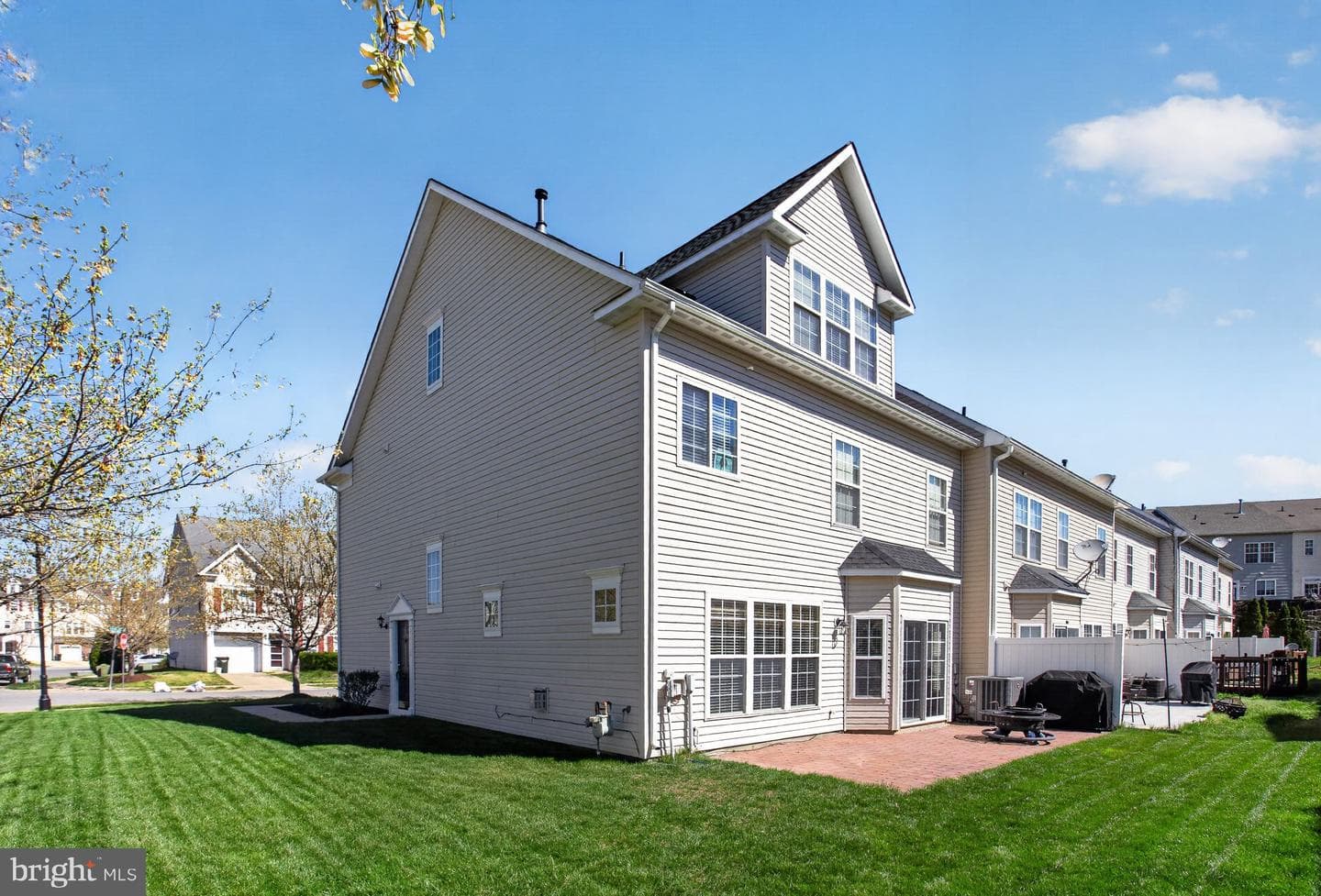 23116 Lilac Street photo 24