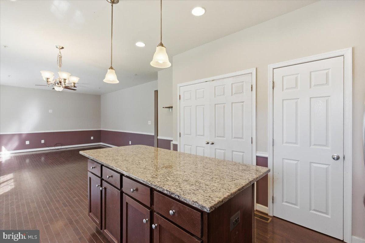 47311 Shady Knoll Place photo 10