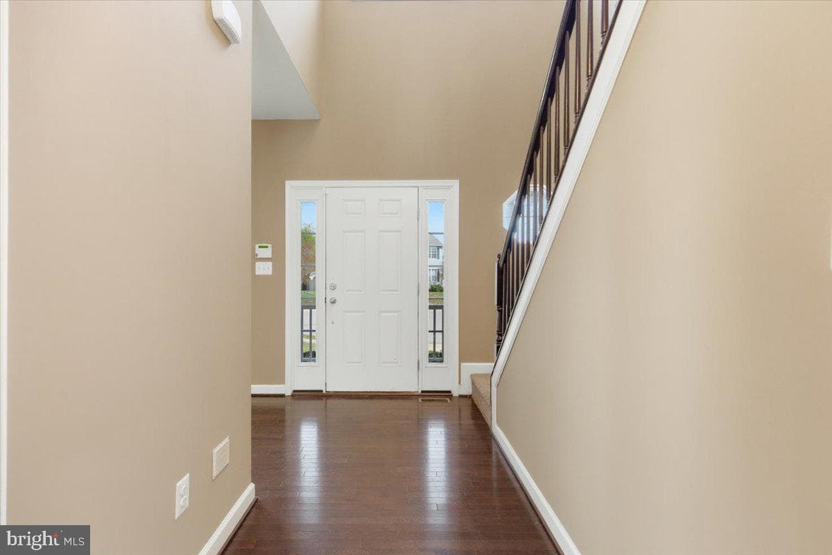 47311 Shady Knoll Place photo 3