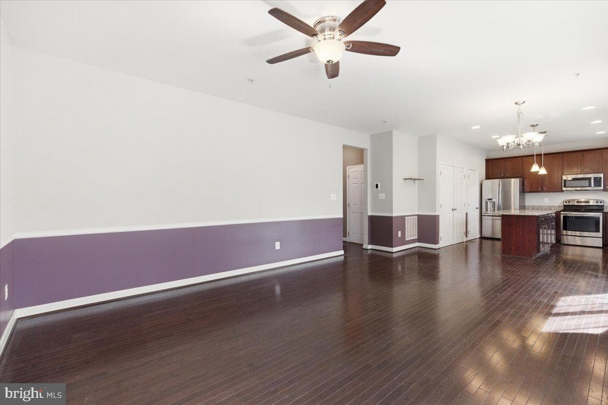47311 Shady Knoll Place photo 4