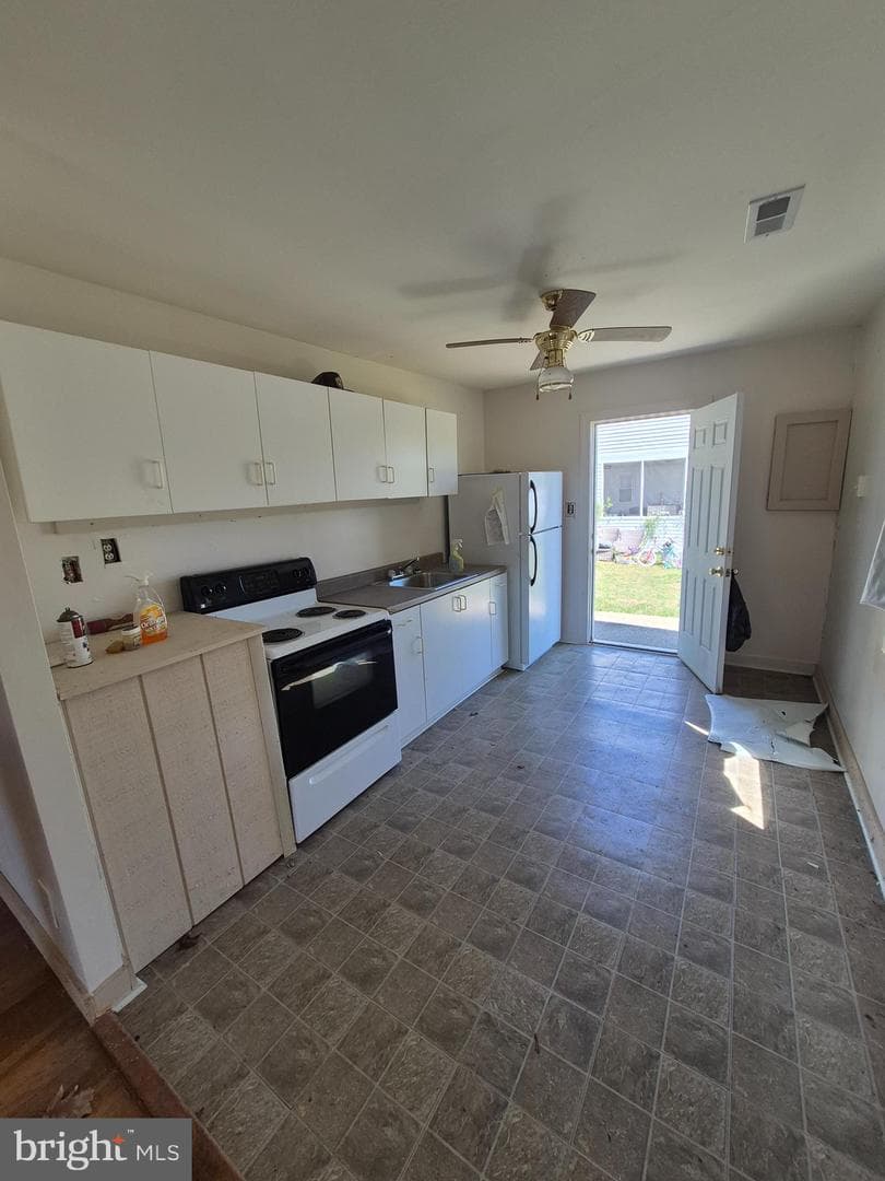 22845 Pleasant Ln photo 4