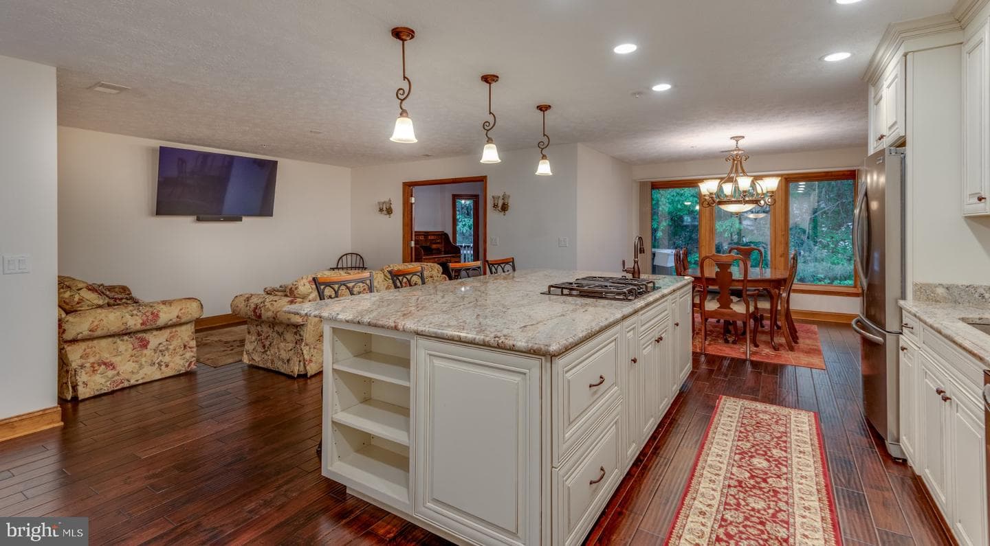 44031 Fieldstone Way photo 4