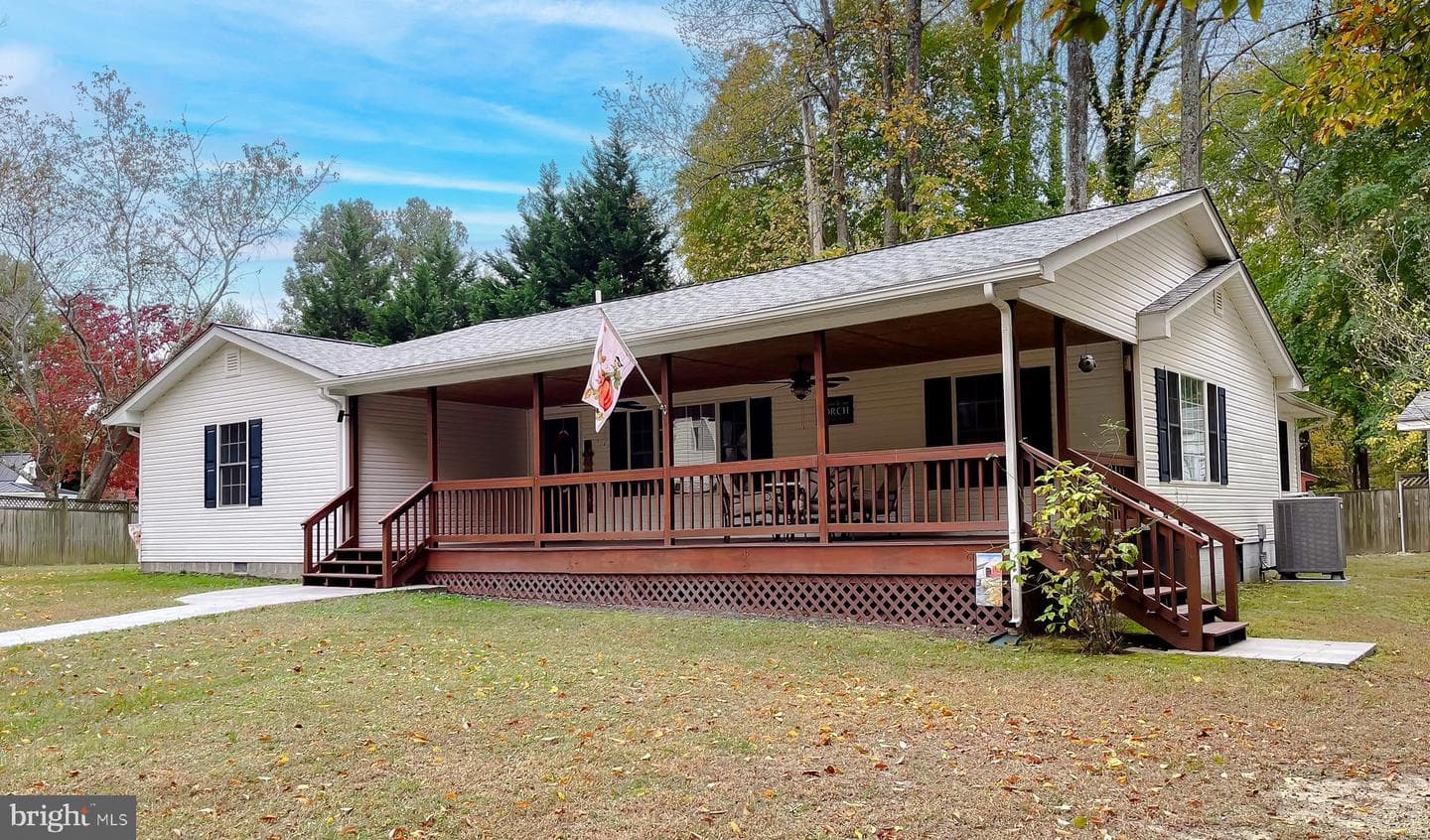 20601 Poppys Way photo 2