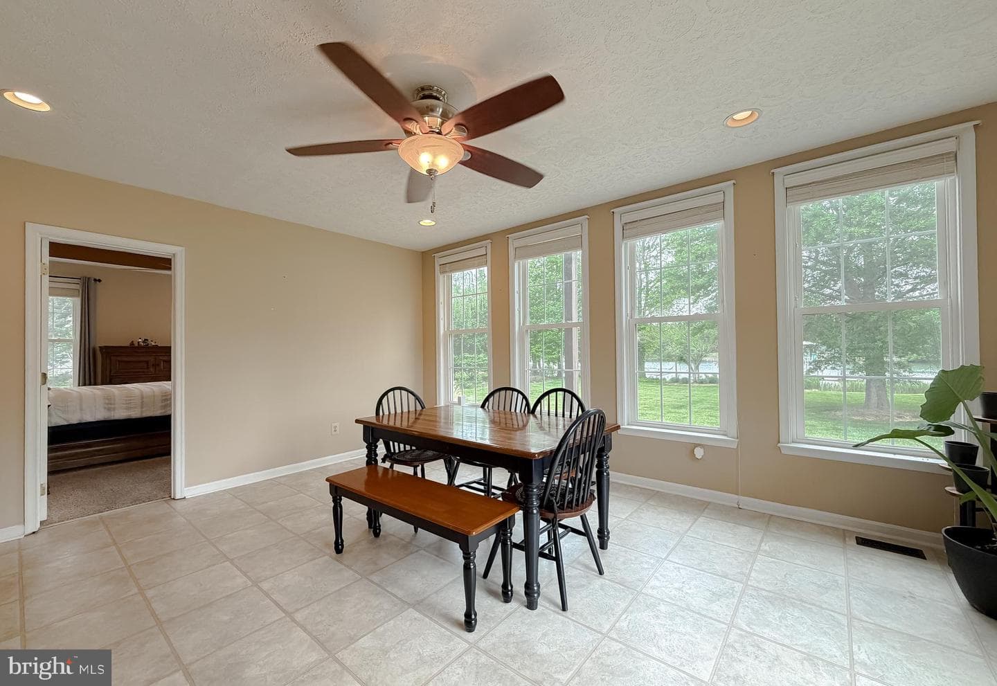 21045 Oakland Hall Road photo 23