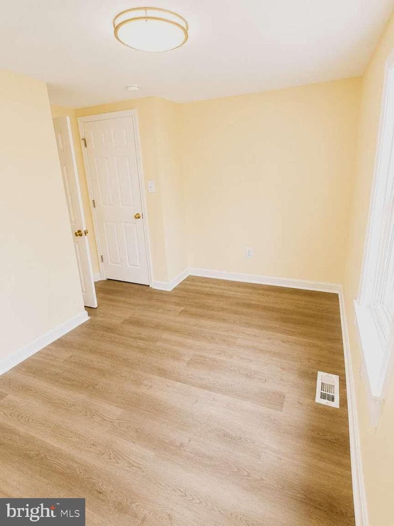 25263 Sotterley Rd photo 16