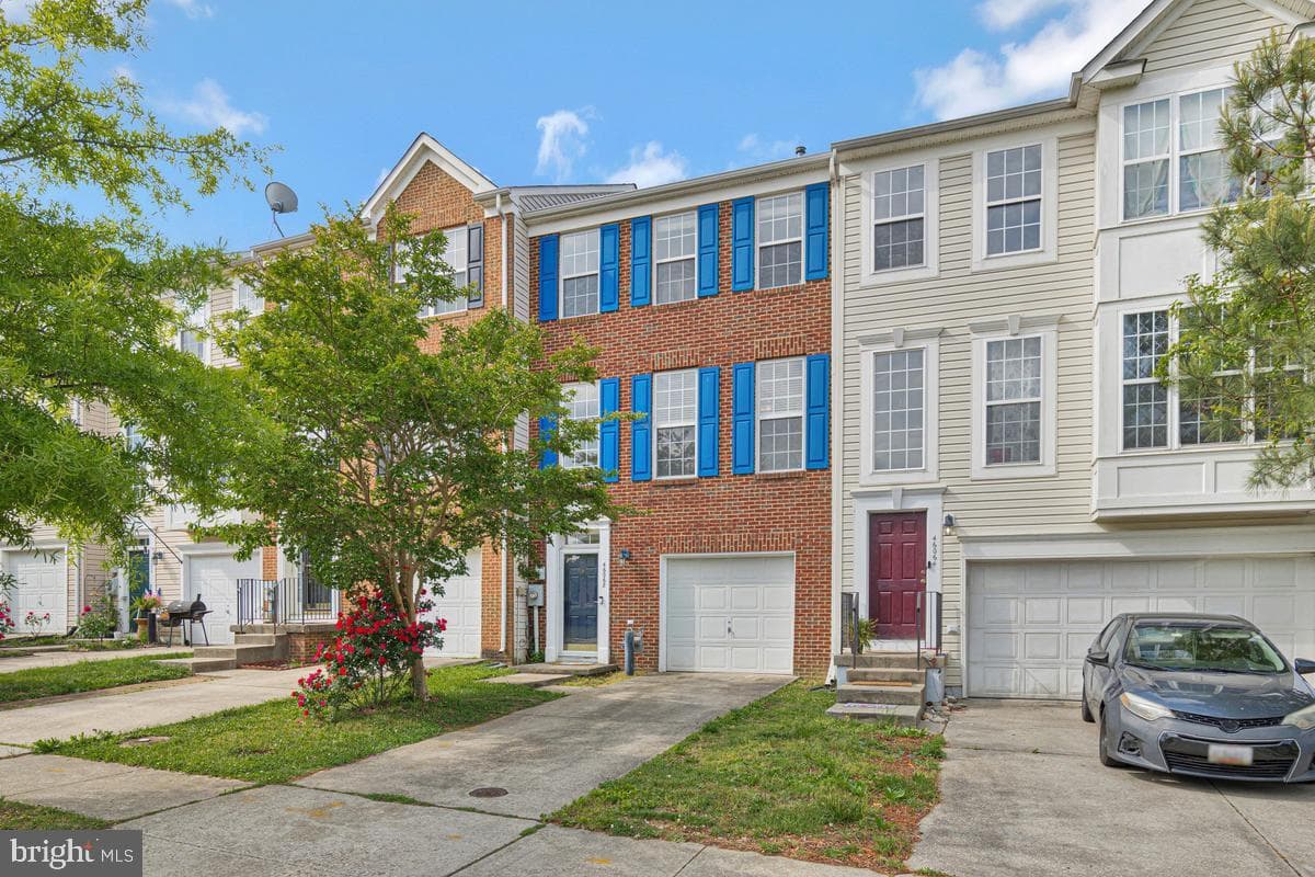 46068 W Westbury Boulevard photo 3