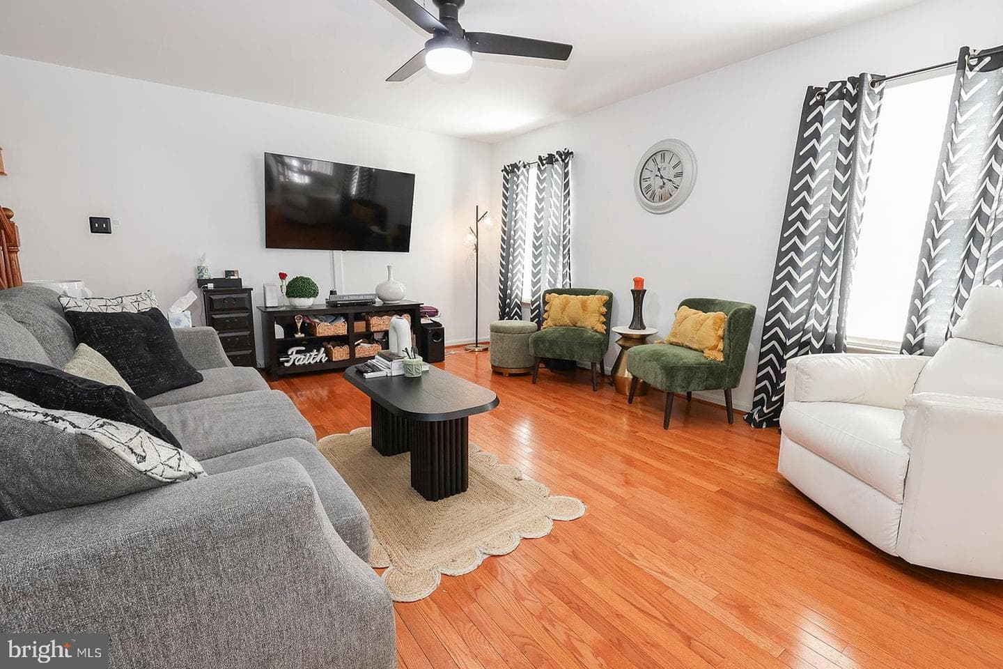 45525 Sunflower Street photo 25