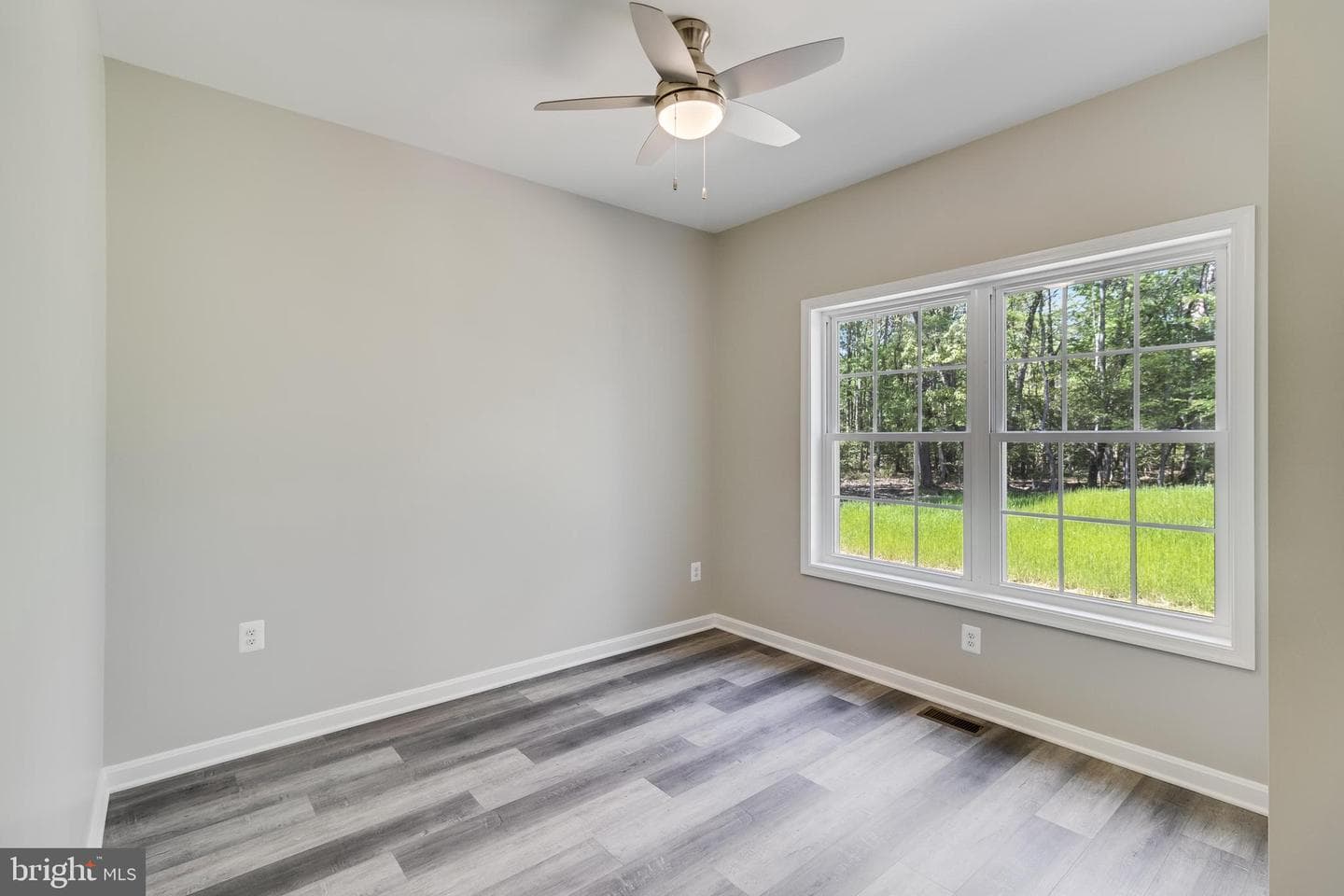 21183 Abell Road photo 22