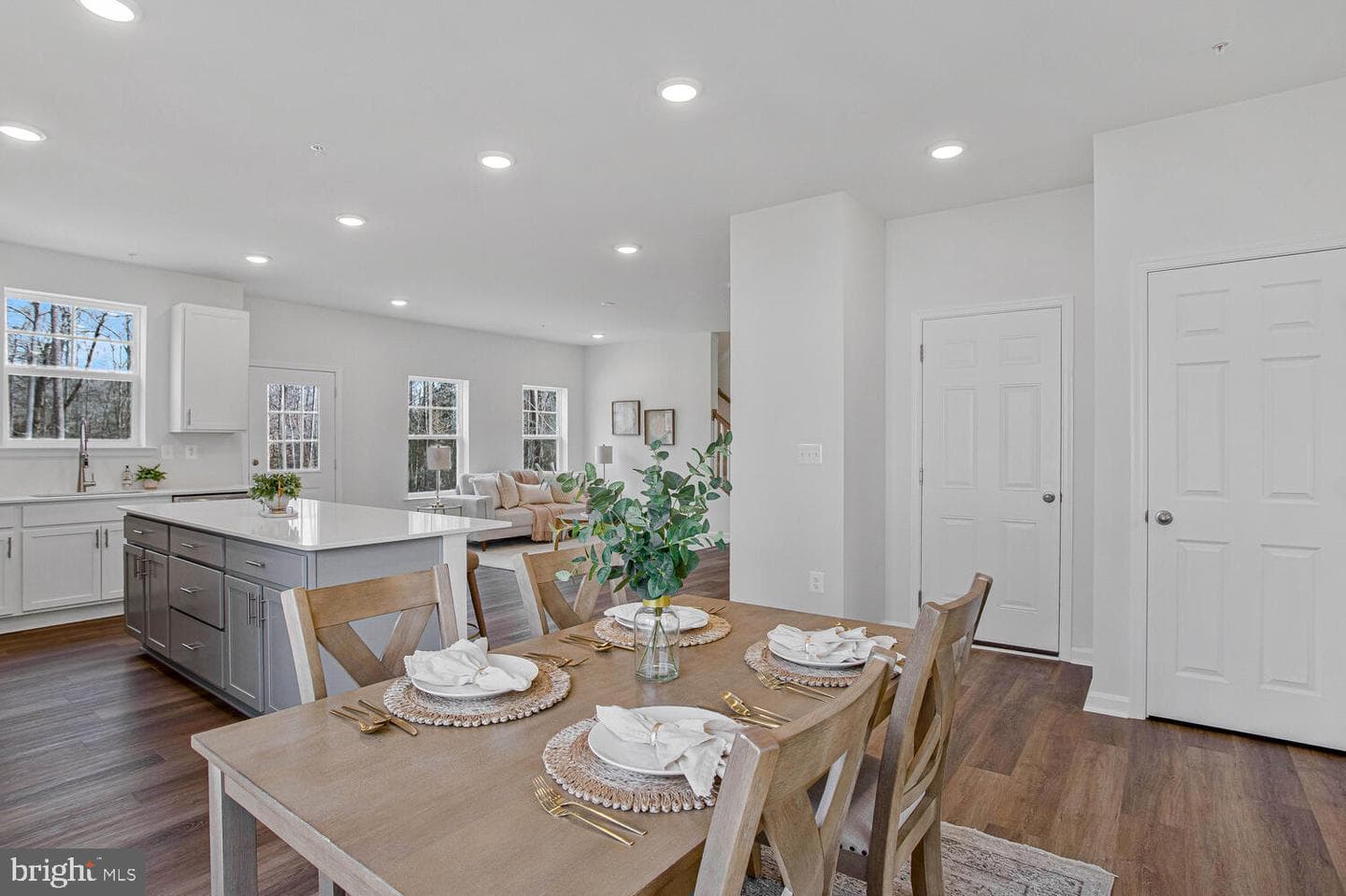 22218 Norris Woods St photo 2