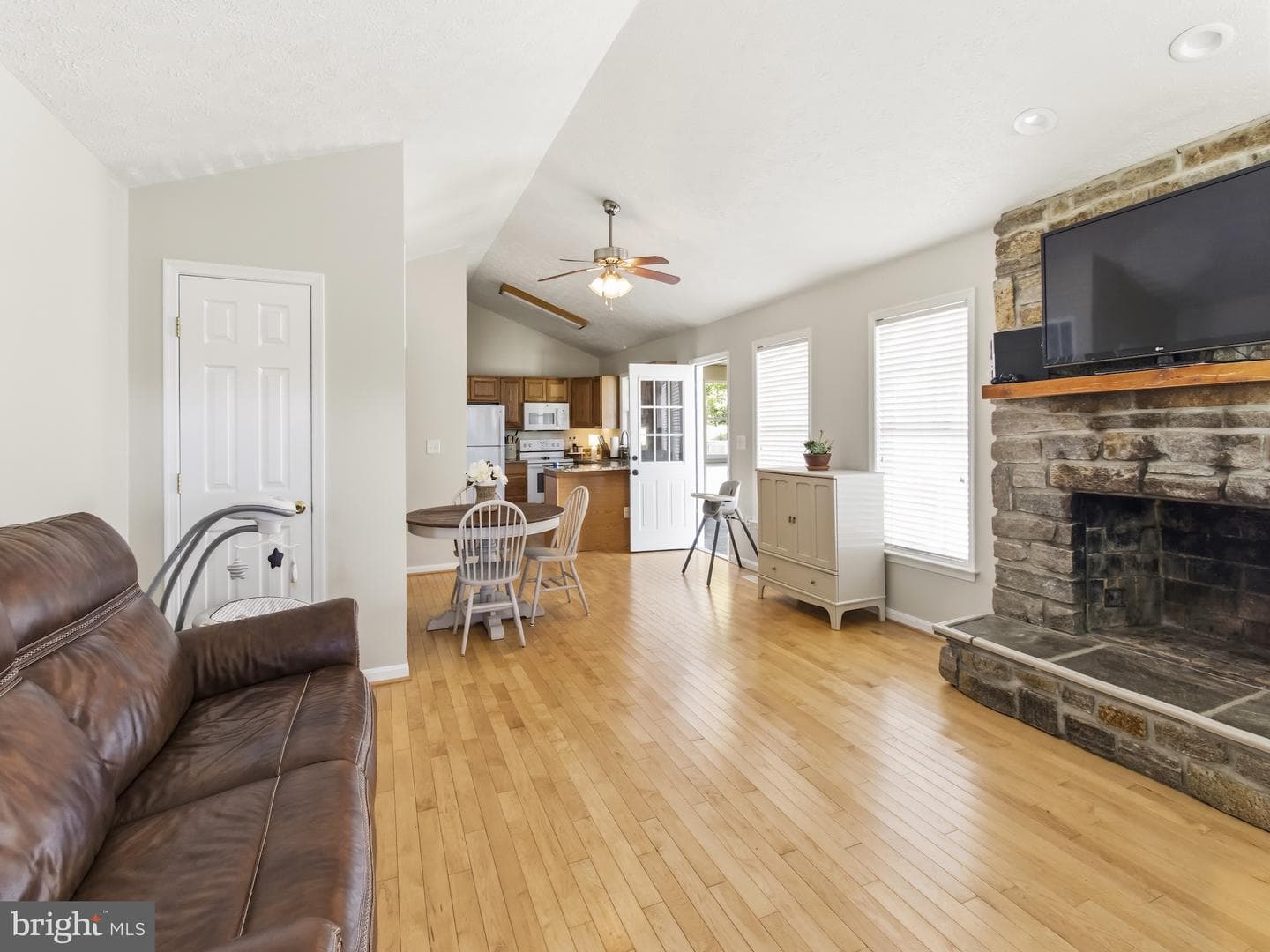 35566 Golf Course Dr photo 2