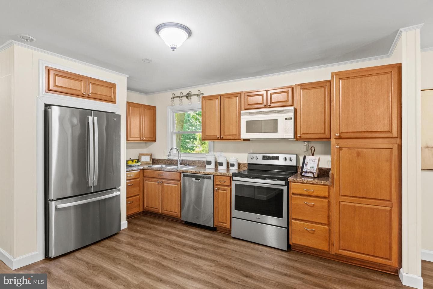 22518 Garrison Drive photo 10