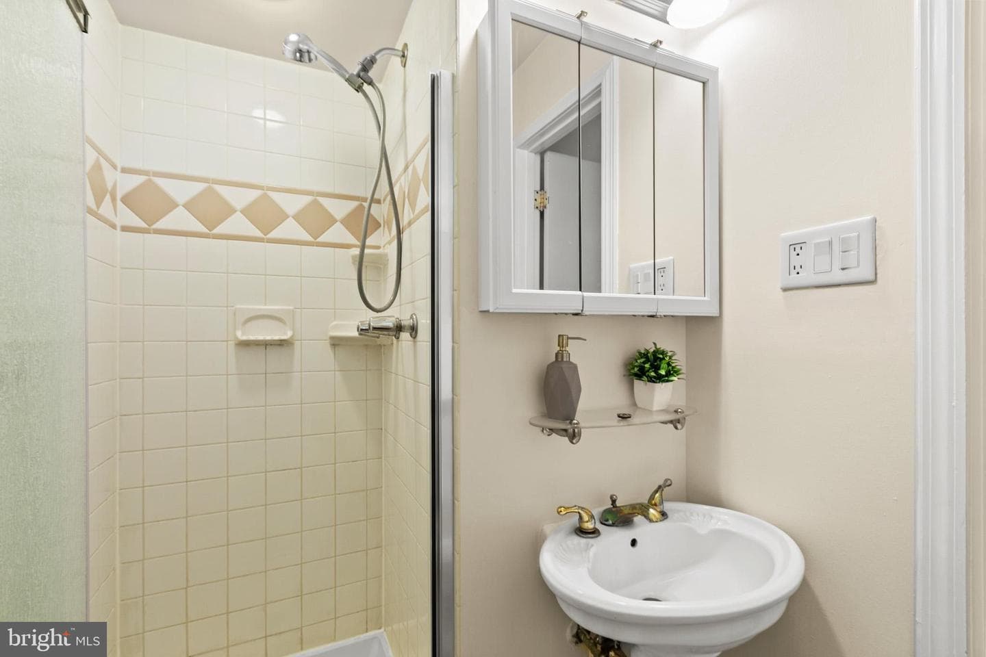 22518 Garrison Drive photo 13