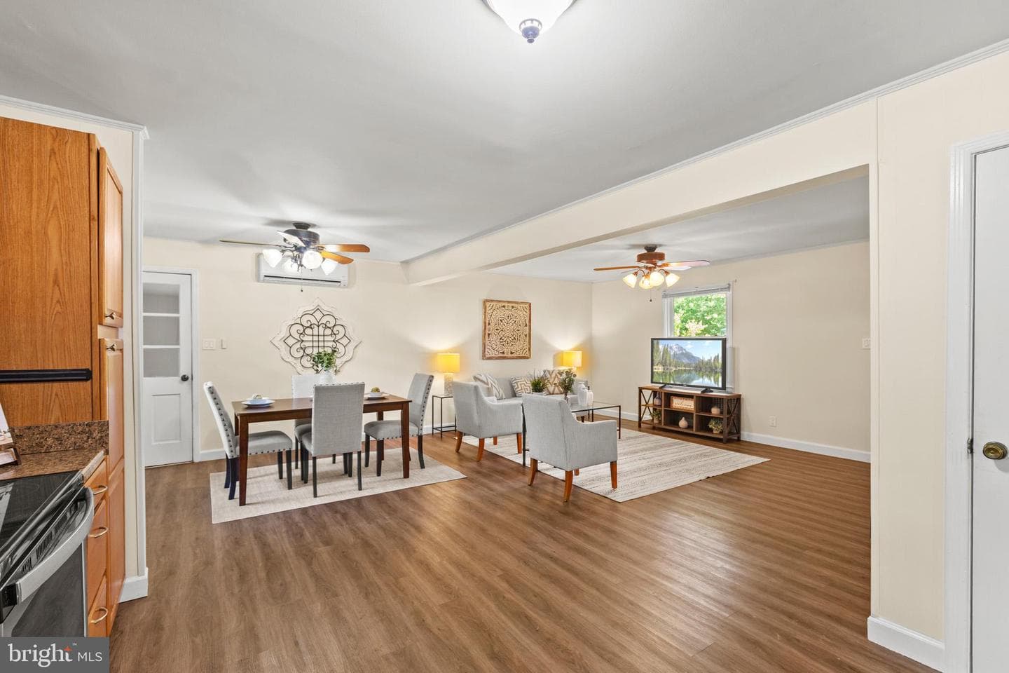 22518 Garrison Drive photo 9