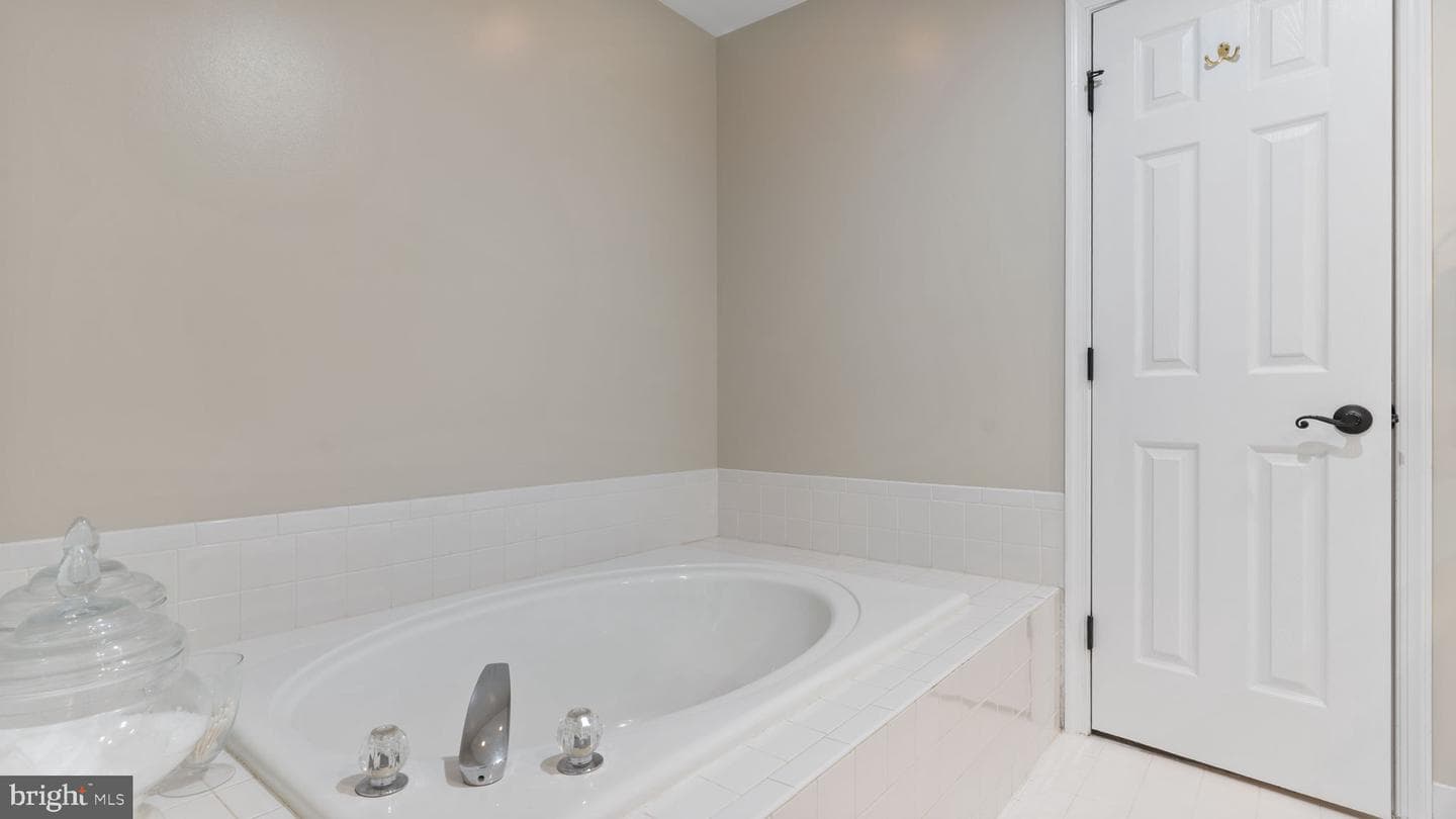 21822 Riviera Court photo 42