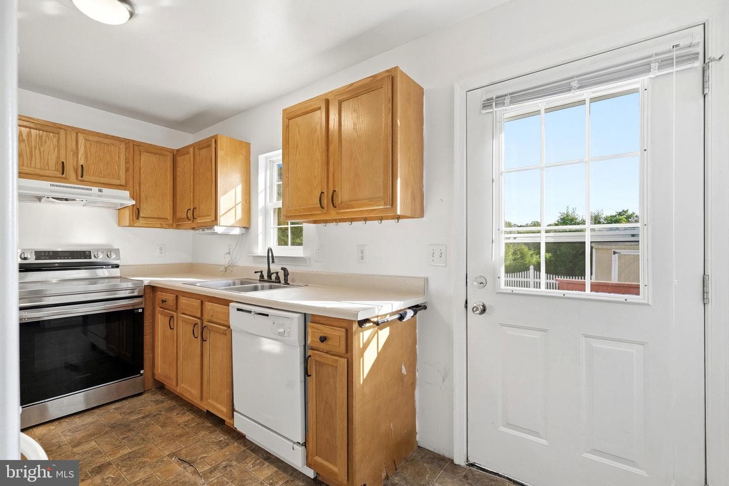 20803 Primrose Court photo 16