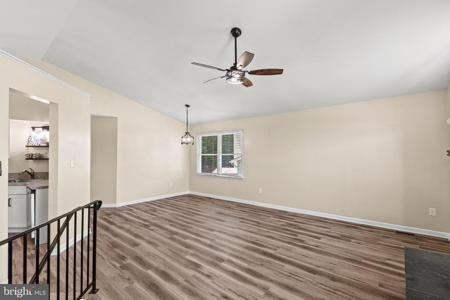 20859 Sandstone Street photo 5
