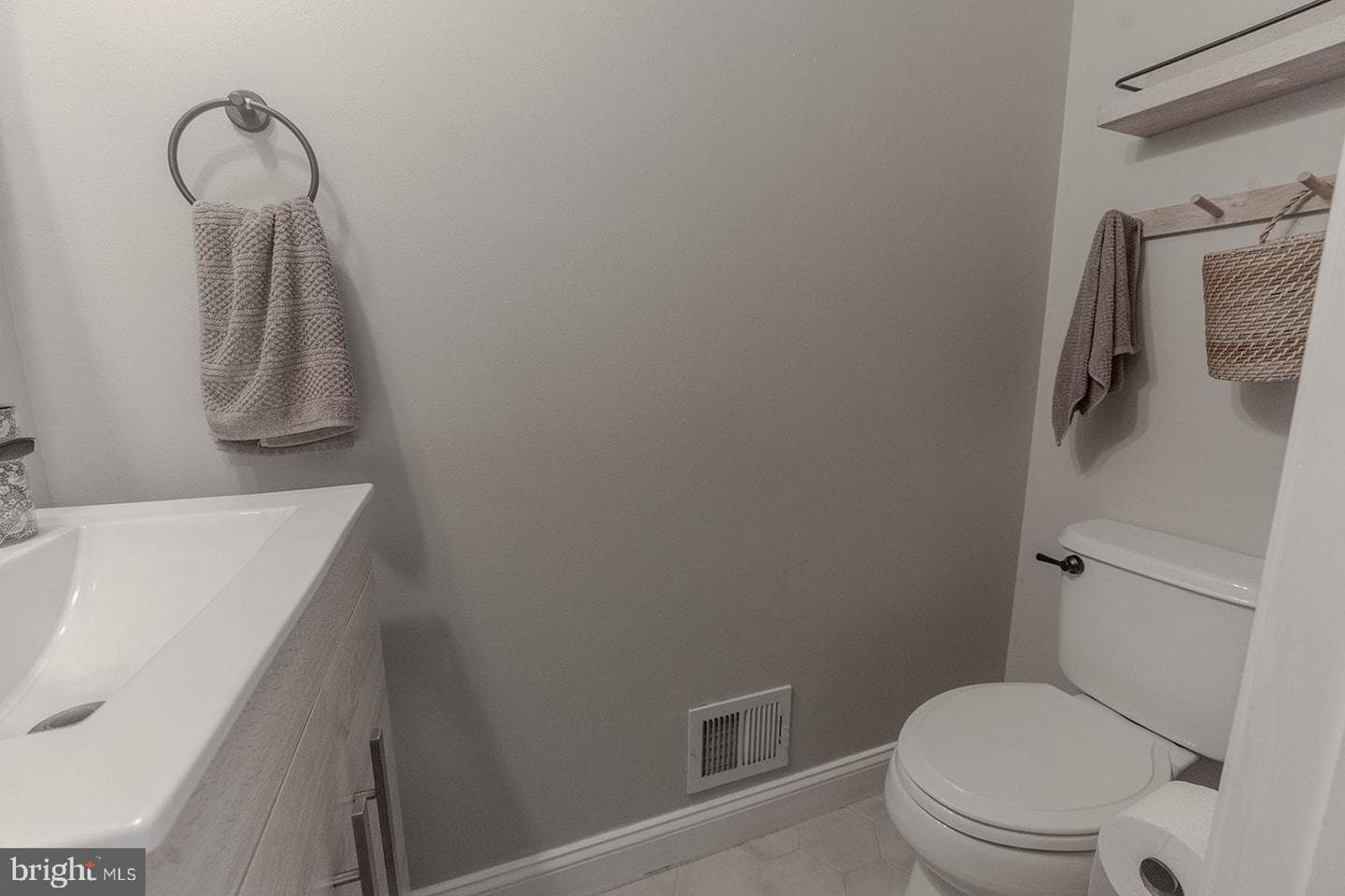 44015 Bellflower Way photo 18