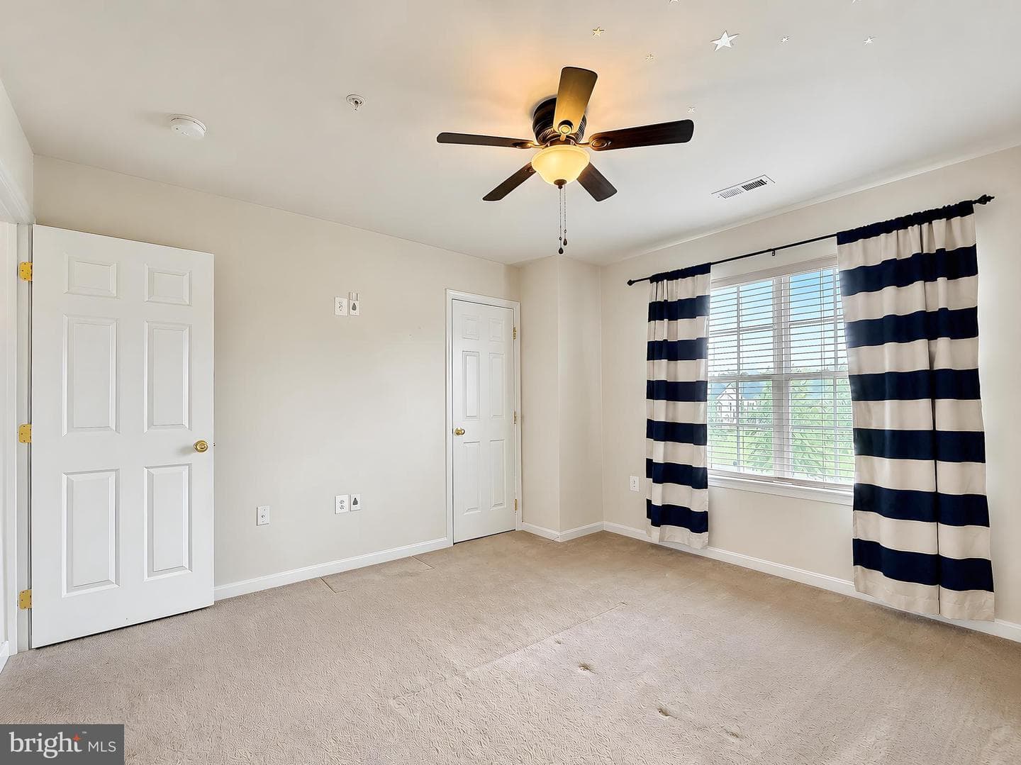 21395 Fairwood Court photo 36