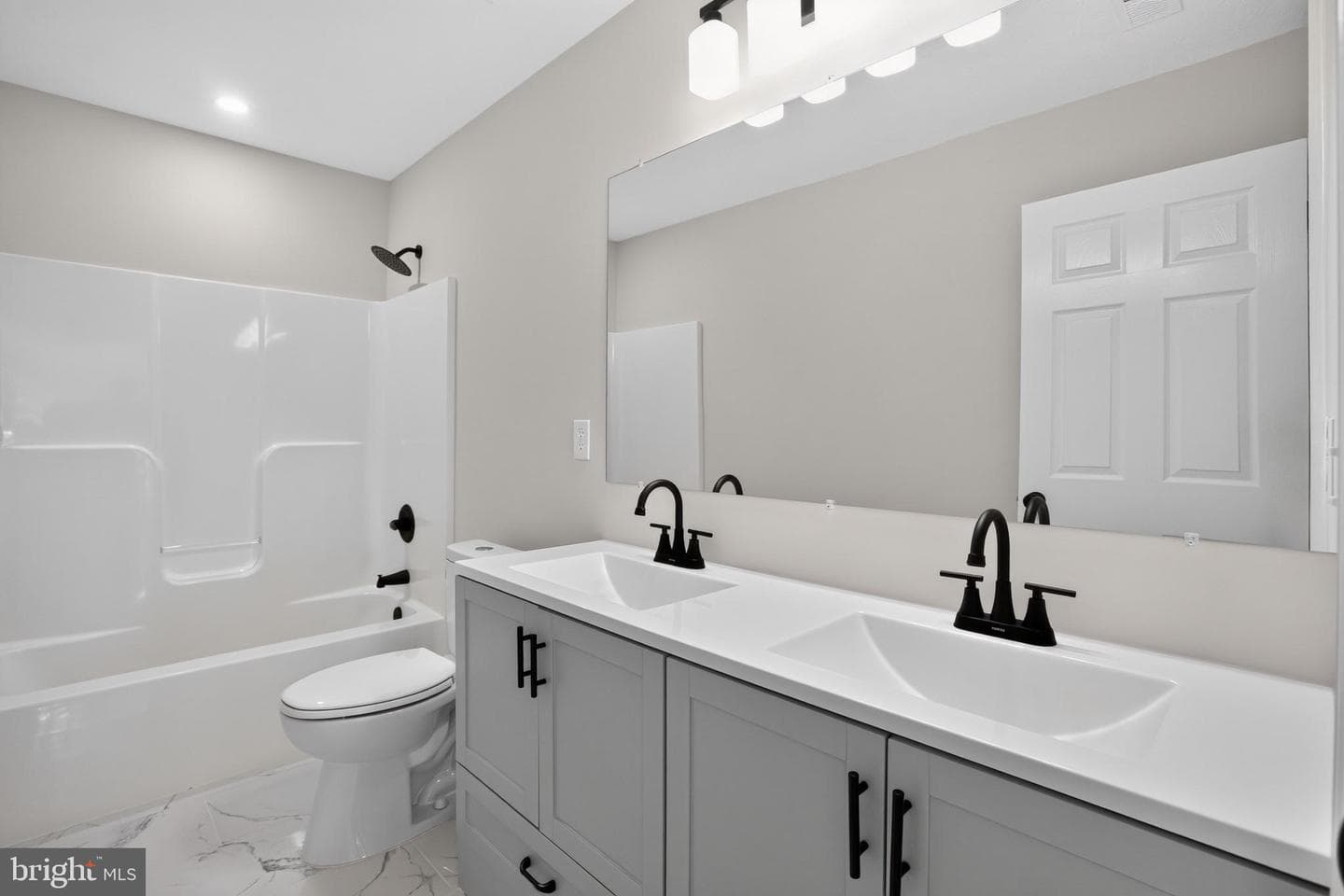 18321 Chestnut Street photo 18