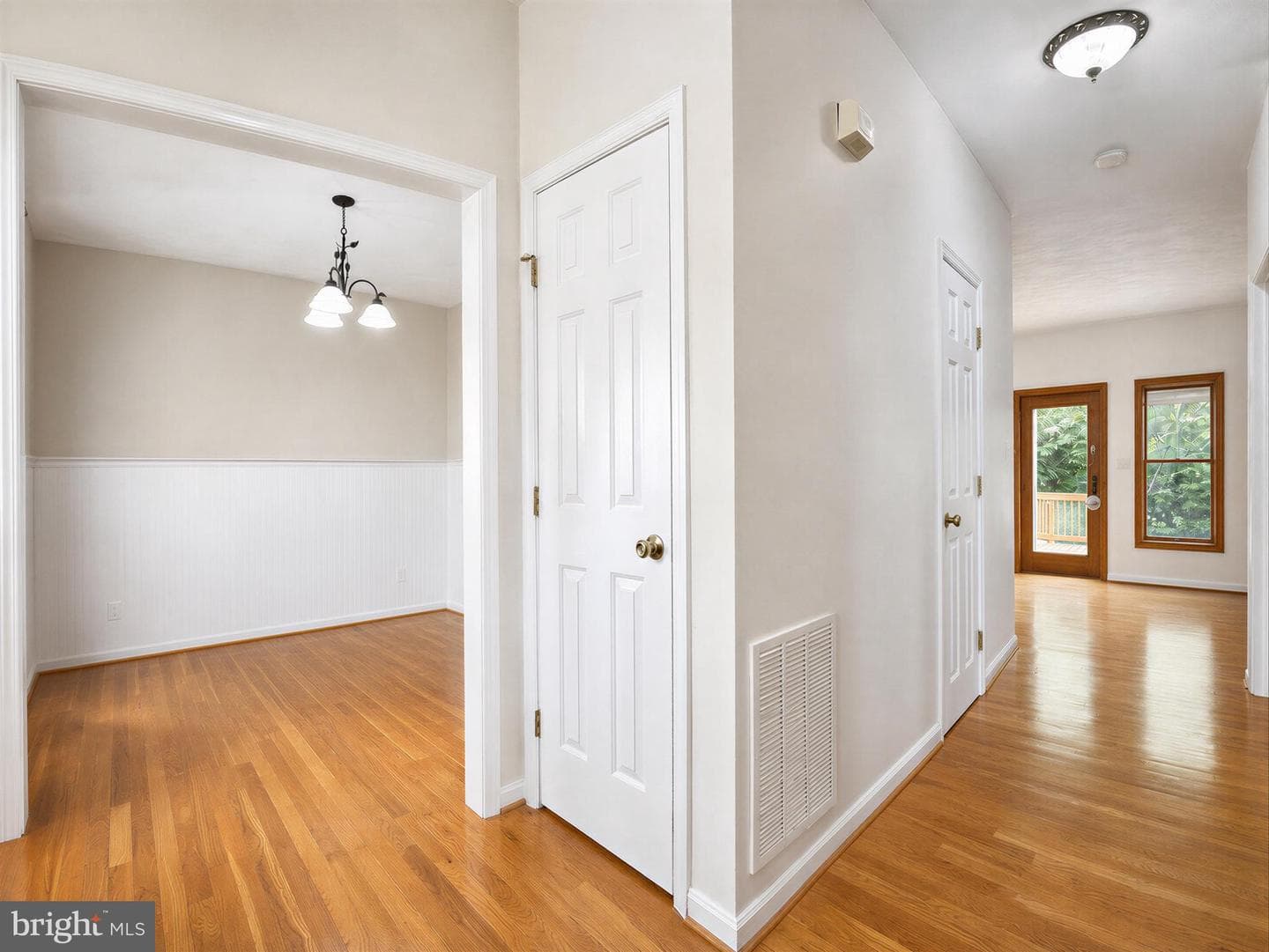 22393 Deerpath Court photo 14