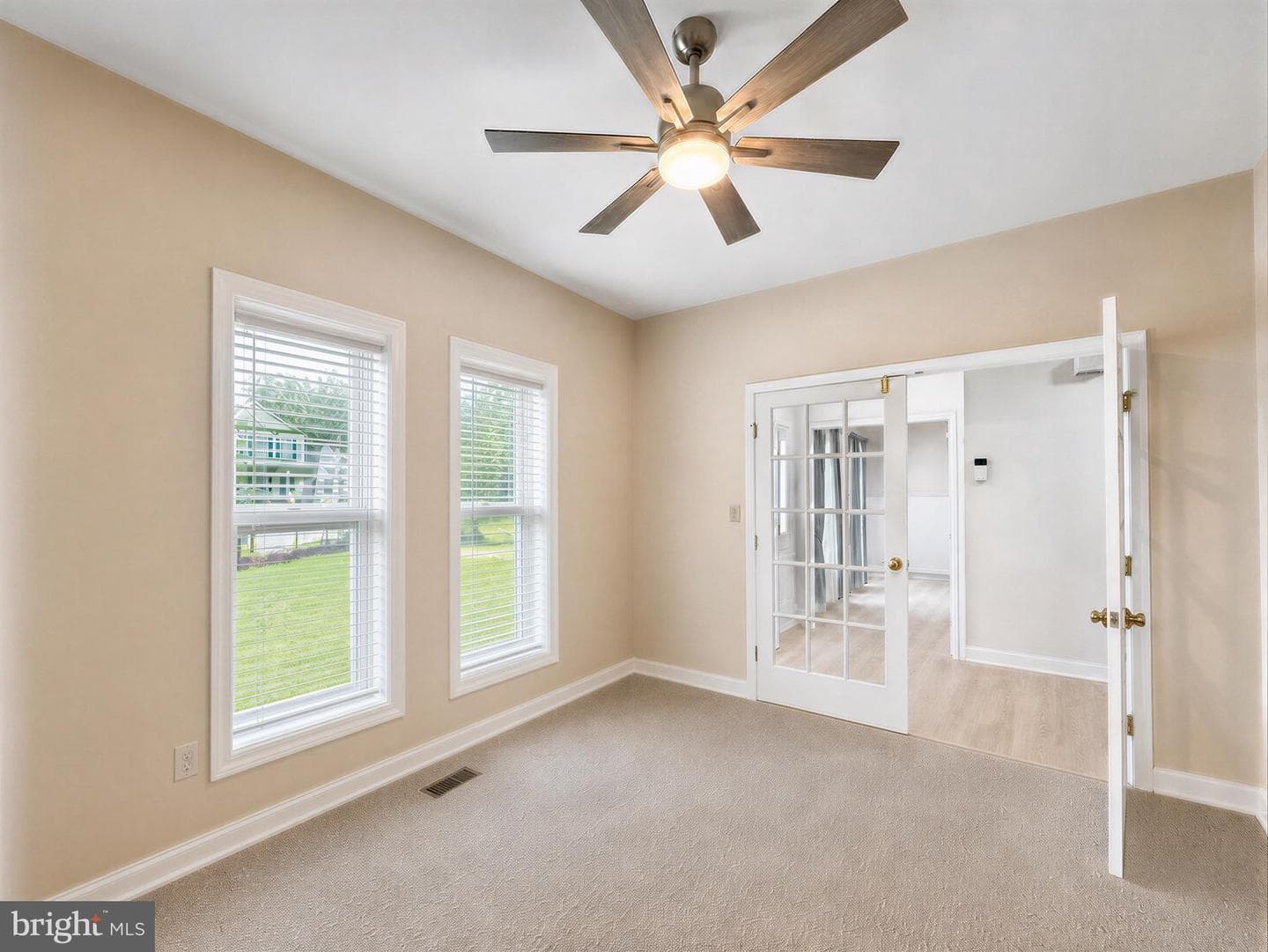 22393 Deerpath Court photo 4