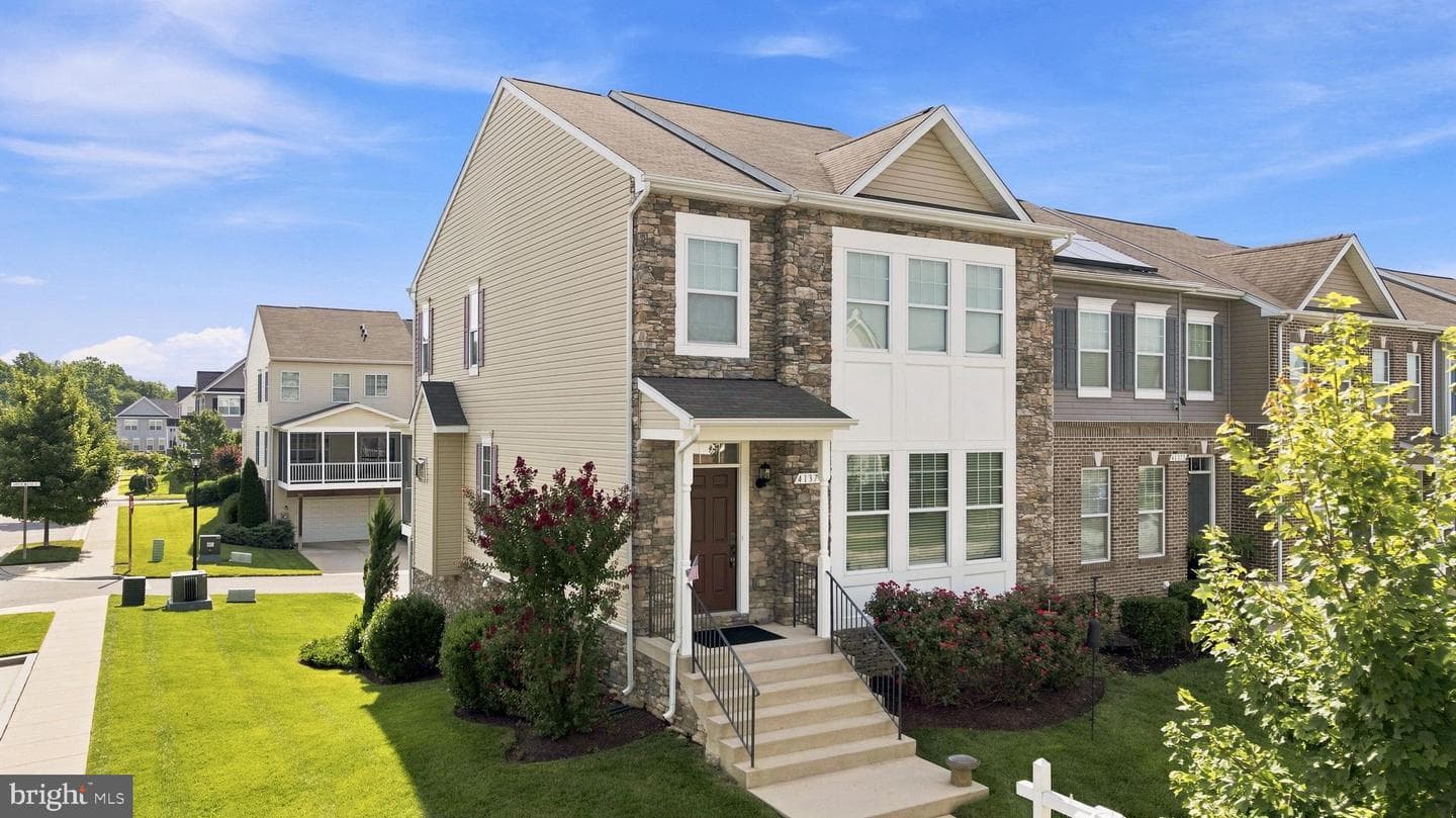 41379 Margrove Circle photo 1