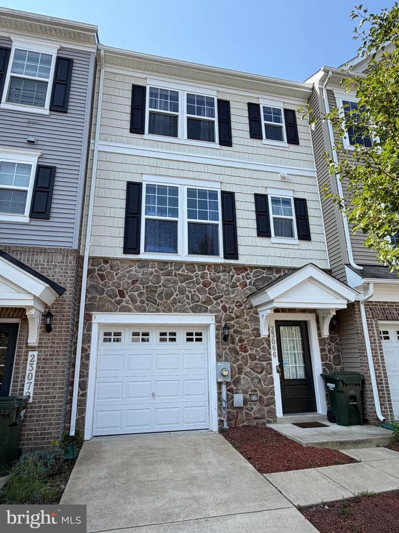 23066 Mountain Laurel Lane photo 1