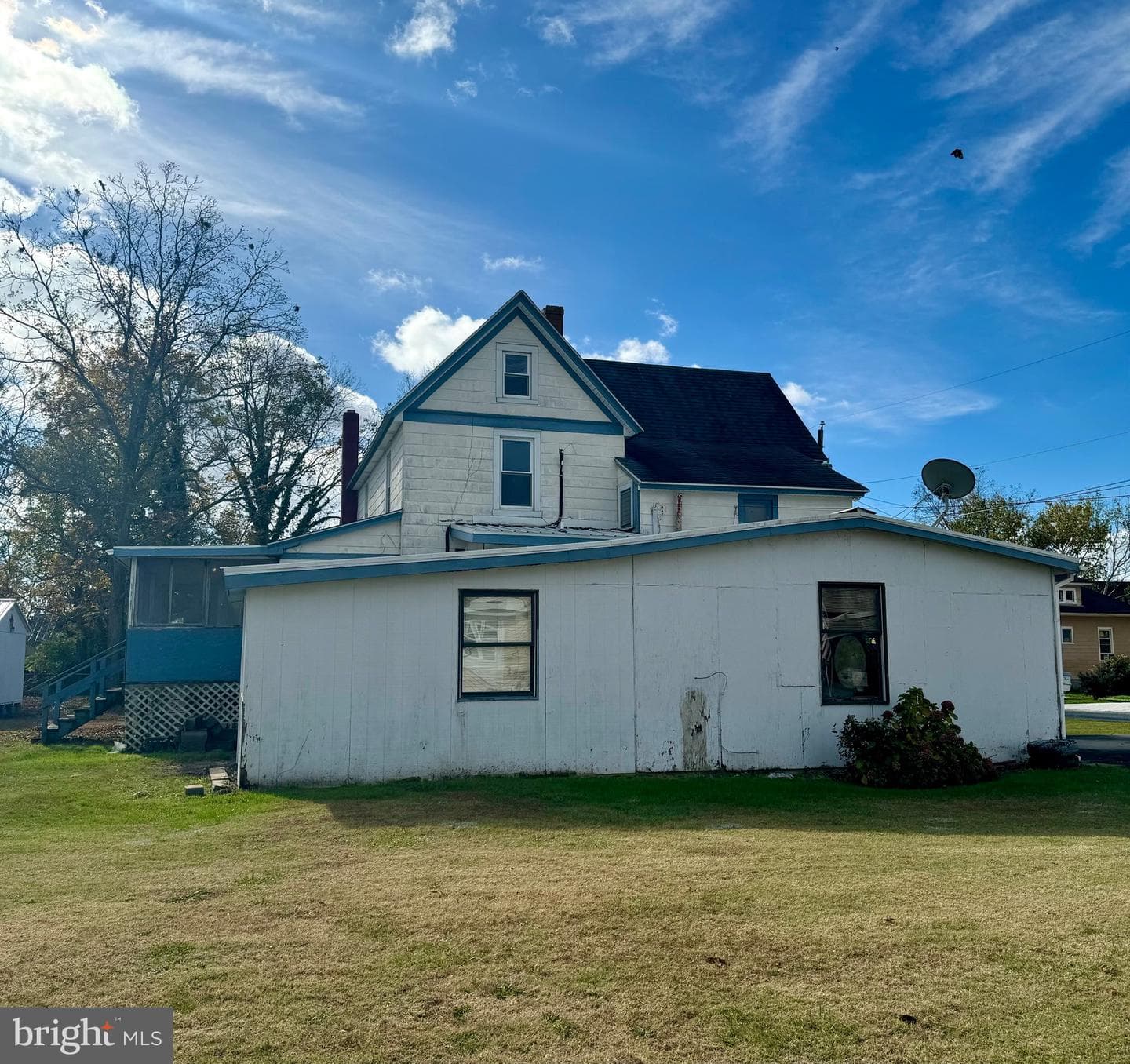 206 Laird Avenue photo 33