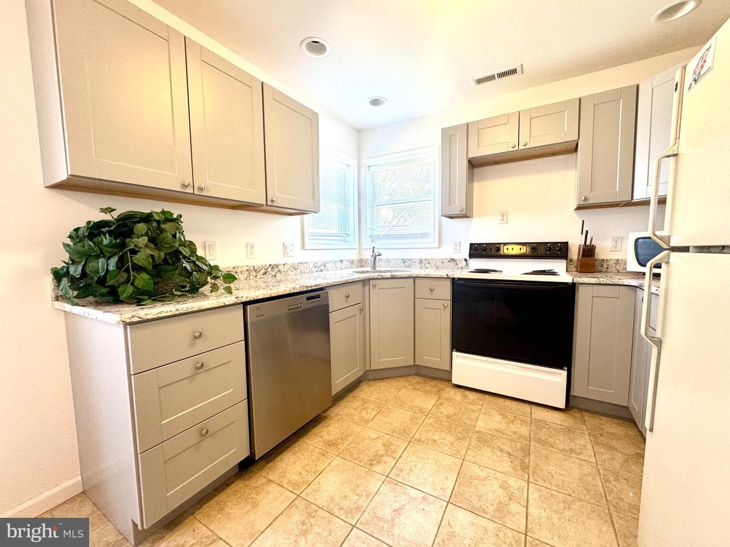 10515 Cassandra Drive photo 3