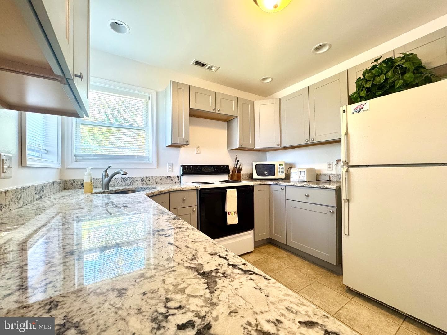 10515 Cassandra Drive photo 4