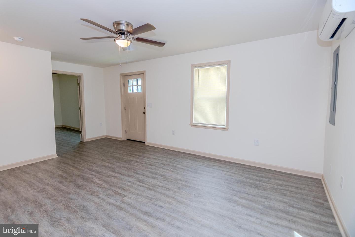 215 N 1st Street photo 21